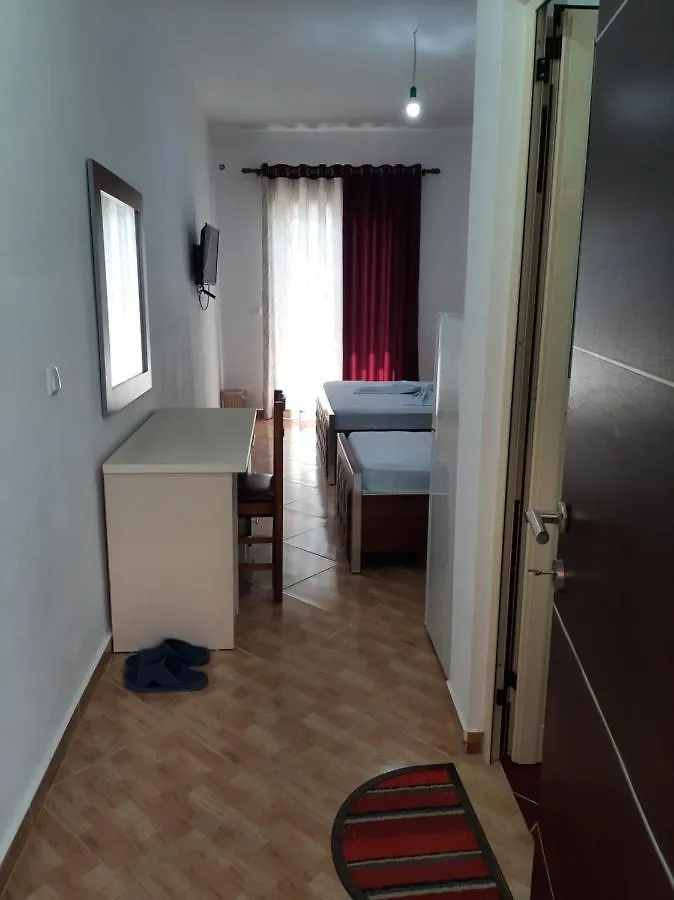Rock Star-Pllakat Bed & Breakfast Sarande Albania