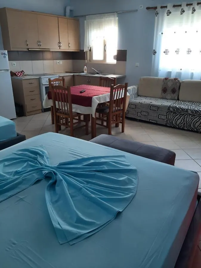 Rock Star-Pllakat Bed & Breakfast Sarande Albania