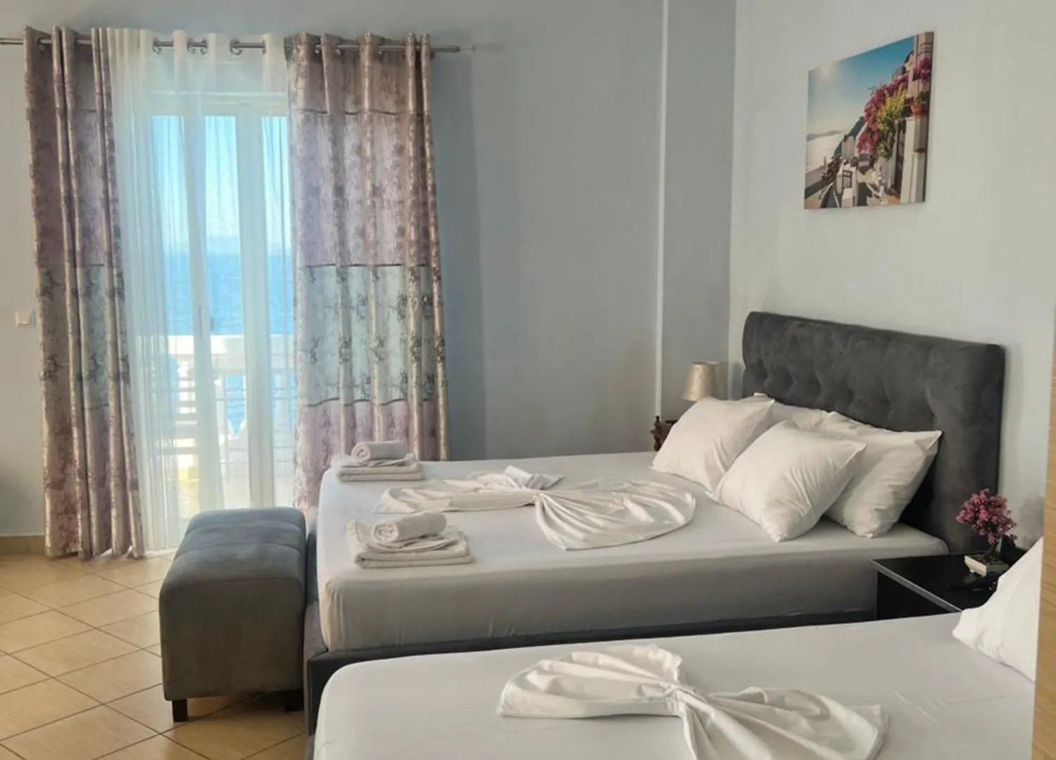 Bed & Breakfast Rock Star-Pllakat Bed and Breakfast Sarandë