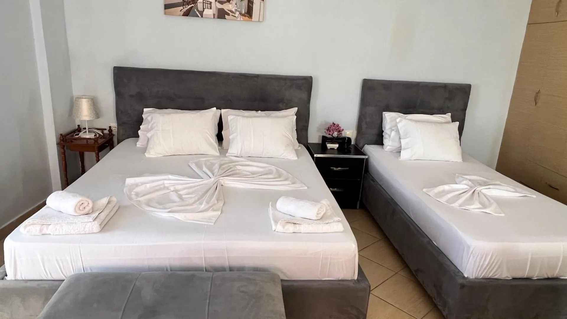 Rock Star-Pllakat Bed & Breakfast Sarande Albania