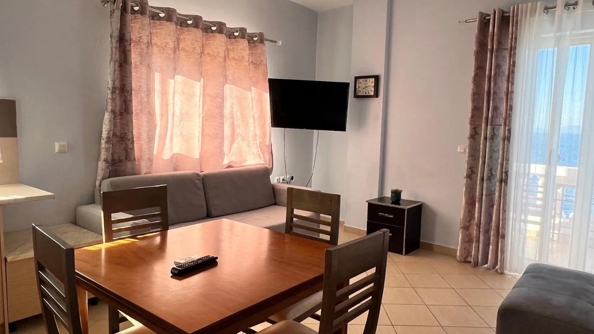 Rock Star-Pllakat Bed & Breakfast Sarande 0*,  Albania