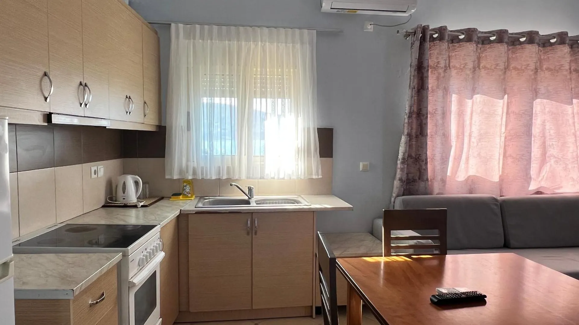 Rock Star-Pllakat Bed & Breakfast Sarande